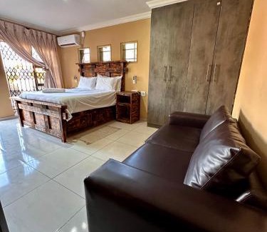 Moses Kotane Haus | Dithabeng View Guest House