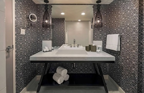 Dupont Circle Hotel | Dive Into Your Dream Vacation! 3 Modern Units, Near Downtown Washington, w/ Pool