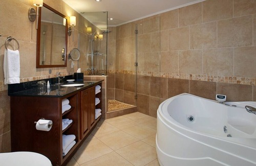 Palm Beach Hotel | Divi Phoenix 1 BR unit with hot tub and spectacular ocean view.