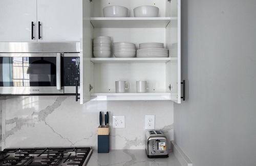 Ward Two Wohnung | Divine Somerville 1BR w/ W/D, near Union Square T Stop, by Blueground