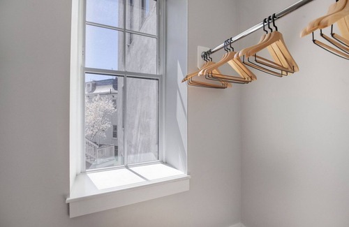 Ward Two Wohnung | Divine Somerville 1BR w/ W/D, near Union Square T Stop, by Blueground