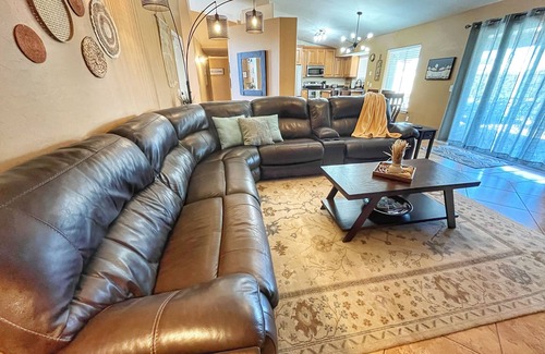 Mesa Haus | Diving Pool, Family Friendly & Pet Friendly @Cozy Mesa home close to everything!