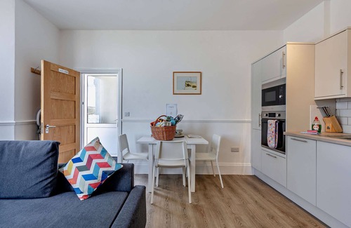 Swanage Wohnung | Dizzy Lows Modern 1 Bedroom Swanage Apartment with Bay Views