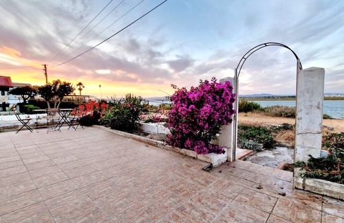 Faro Haus | Do you dream of waking up to the soothing sound of the waves,?