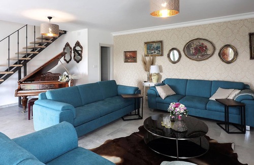 Lupoglav Haus | 4 Zimmer Unterkunft in Lupoglav