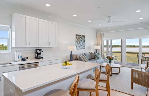 Georgetown Haus | Dock and Dwell at the Winyah Bay Club, Pool, Outdoor Lounge/Grill and Boat Slip included!