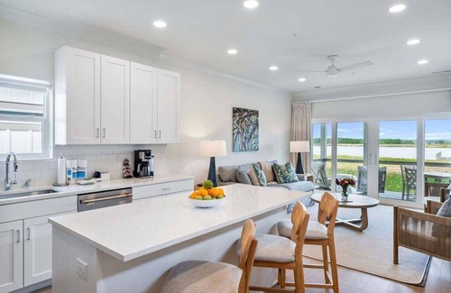 Georgetown Haus | Dock and Dwell at the Winyah Bay Club, Pool, Outdoor Lounge/Grill and Boat Slip included!