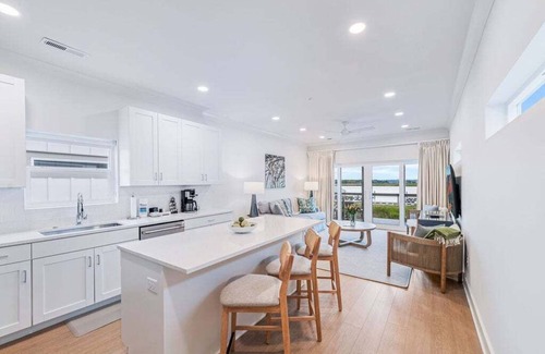 Georgetown Haus | Dock and Dwell at the Winyah Bay Club, Pool, Outdoor Lounge/Grill and Boat Slip included!