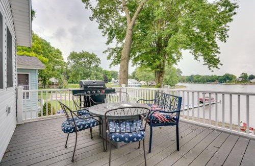 Bronson Haus | Dock and Kayak - Waterfront Retreat on Gilead Lake!