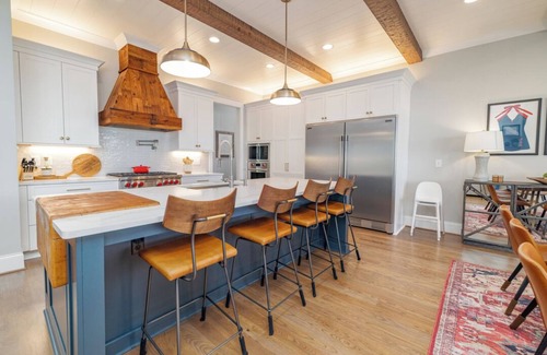 Wise Haus | Dock Holiday | Magnificent Main Lake Views | Hot Tub!