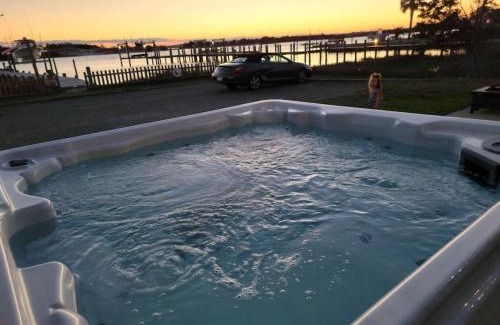 Crystal Coast Haus | Dock House, Close to Camp Lejeune, water access, DOCK, king bed