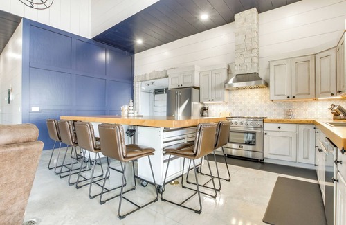 Oconto Hütte | Dock & Panoramic Bay Views: Oconto Retreat!