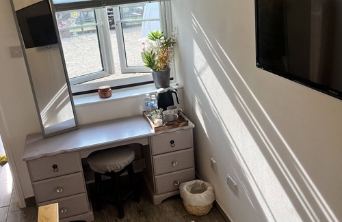 Little Stukeley Hotel | Dog and Castle