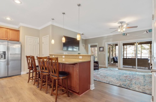 Littleton Hütte | Dog Friendly, 370+ ft of Waterfront, dock access and kayaks!