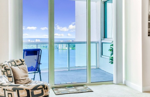 Kingston Eigentumswohnung | Dog-friendly coastal condo near the beach w/ river & ocean views & shared pool!