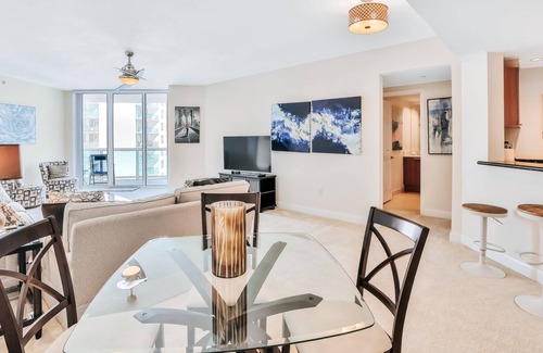 Kingston Eigentumswohnung | Dog-friendly coastal condo near the beach w/ river & ocean views & shared pool!