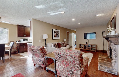 Incline Village Haus | Dog-Friendly Duplex with fireplace, balcony and free internet