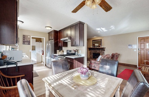 Incline Village Haus | Dog-Friendly Duplex with fireplace, balcony and free internet