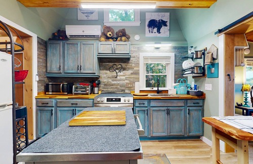 Ellijay Kabine | "Dog-Friendly Home with Stunning Mountain Views & Cozy Outdoor Escape"