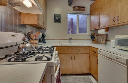 Talmont Haus | Dog-friendly Three Bedroom Cabin in Tahoe City