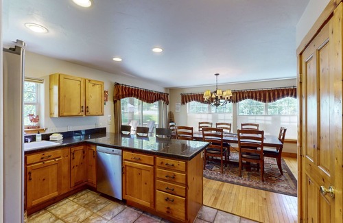 Steamboat Springs Haus | Dog-Friendly Home w/ Mountain Views, Washer/Dryer, Balcony, Deck & Free WiFi