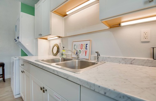 Cocoa Beach Wohnung | Dogs Welcome, Steps to Beach: Cocoa Beach Retreat!