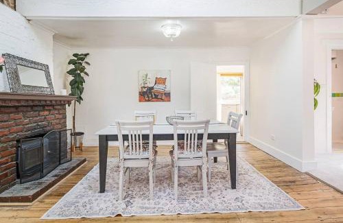 Hobart Central Business District Haus | Dolly's Cottage - Timeless Retreat near Hobart CBD