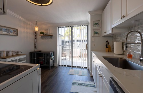 New Smyrna Beach Hütte | Dolphin Cove Cottage -2/2 & Pet Friendly!