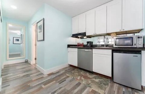 Ruskin Eigentumswohnung | DOLPHINSđŹ, BEACH step away, WIFI, FREE PARKING, POOLS, HOT TUB, POOL VIEW #509