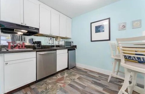 Ruskin Eigentumswohnung | DOLPHINSđŹ, BEACH step away, WIFI, FREE PARKING, POOLS, HOT TUB, POOL VIEW #509