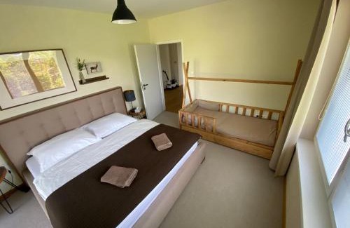 Stvrtok Haus | Dom pod Tiesňavou