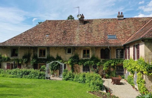 Marnoz Haus | Domaine de Bellevue Gîte du Mont Begon