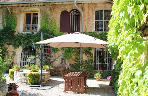 Marnoz Haus | Domaine de Bellevue Gîte du Mont Begon