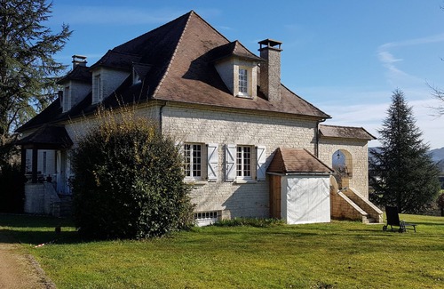 Lacave Haus | Domaine de Pech Marjac - large indoor swimming pool in the middle of the park