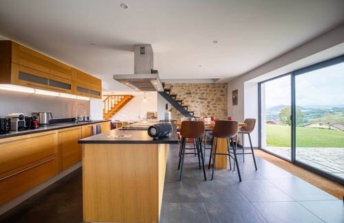 Cercier Haus | Domaine du Chypre entre Annecy et Genève