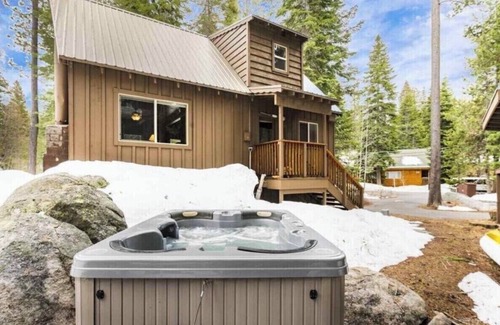Donner Lake Woods Kabine | Donner Creekside Cabin