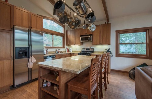 Truckee Haus | DonnerDayz. com Large + Luxury Home + Neuer Salzwasser-Whirlpool.