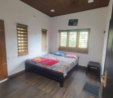Kalpetta Haus | Dormitory with attached bathroom