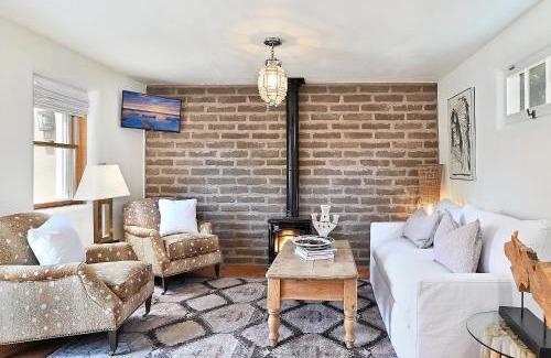 Downtown Santa Fe Haus | Dos Hermanas Casita 2 & 3 Downtown Courtyard