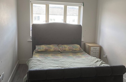 Saggart Bed & Breakfast | Double Bedroom with shared bathroom available to rent - Females only