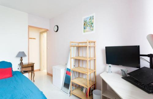 Petit-Ivry Haus | Double bedroom with share bathroom, in Paris area
