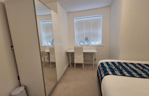 Chelmsford Haus | Double Room in a shared 4 bedroom family home in Broomfield