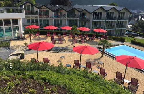 Loef Haus | Doppelzimmer mit Balkon - Halbpension BI - 2 P - Moselstern Parkhotel Krähennest