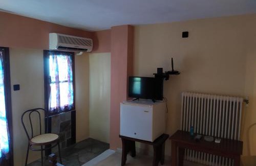 Tsagarada Haus | Double studio room with two single beds