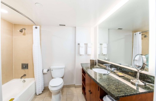 Harbor Hotel | DoubleTree by Hilton Carson