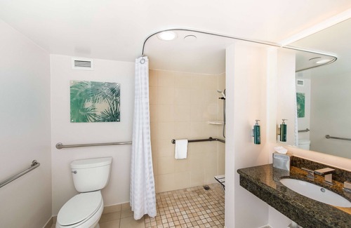 Harbor Hotel | DoubleTree by Hilton Carson