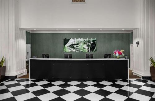 Rosemont Hotel | DoubleTree by Hilton Chicago O'Hare Airport-Rosemont