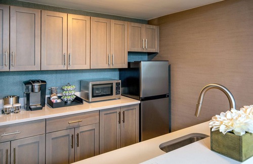 Skokie Hotel | DoubleTree by Hilton Chicago - North Shore Conference Center