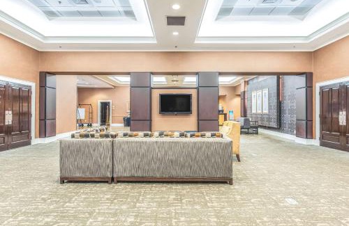 Columbus Hotel | DoubleTree by Hilton Columbus