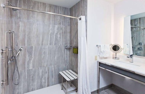 Dothan Hotel | DoubleTree by Hilton Dothan, AL